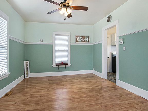 5th image of 923 Emerson Ave