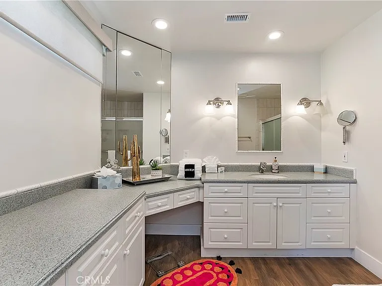 8 Valencia Dr — Photo 6