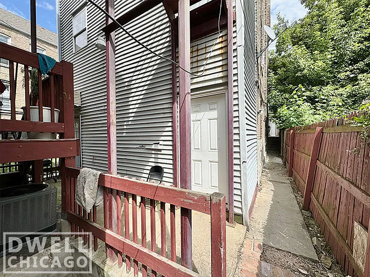 2131 S Fairfield Ave #CH1 — Photo 13