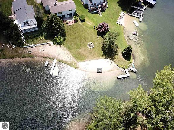 3rd image of 5190 Highland Dr