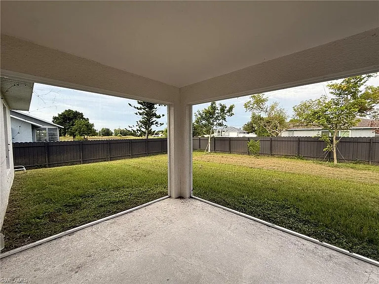 3222 Santa Barbara Blvd N — Photo 13