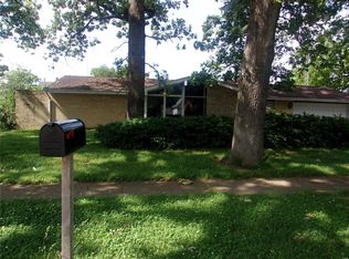 306 W Matthew St, Sesser, IL 62884