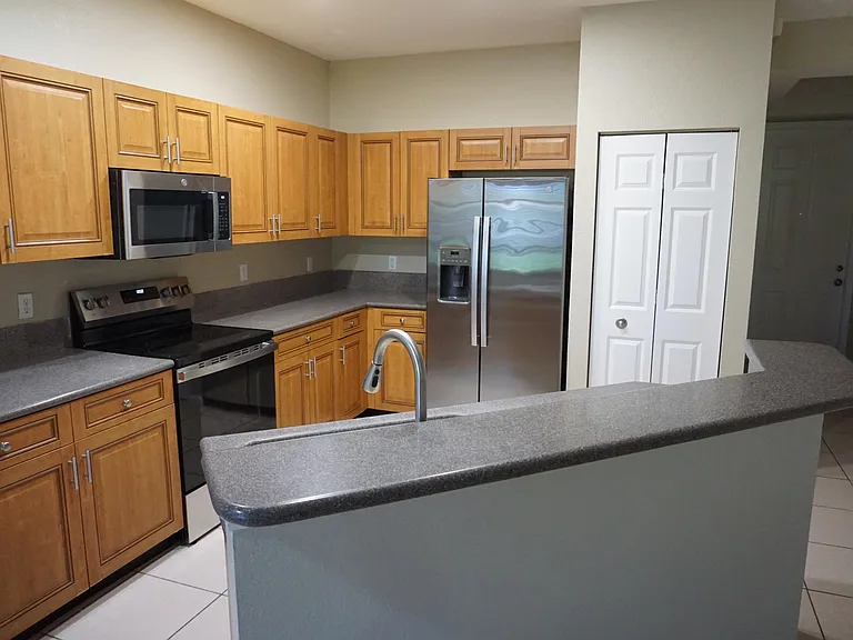 2030 Nassau Dr — Photo 3