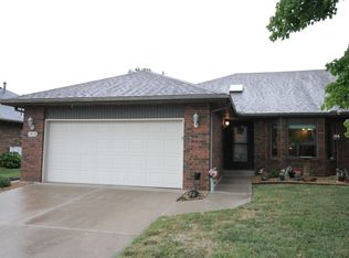 1413 E Powell St, Springfield, MO 65804