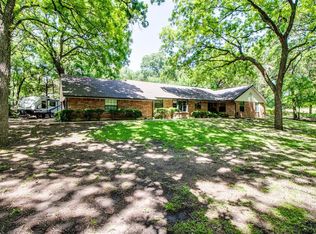 6081 Montgomery Rd, Midlothian, TX 76065