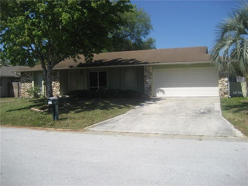 1st image of 106 E Cottesmore Cir