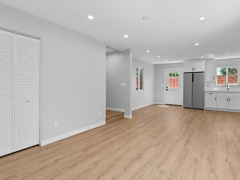1138 Atwater St — Photo 11