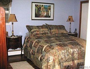 5th image of 31 Pine Hill Ln