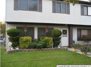 55 Raily Ct, Staten Island, NY 10312