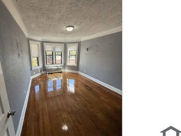 8223 S Exchange Ave #8, Chicago, IL 60617