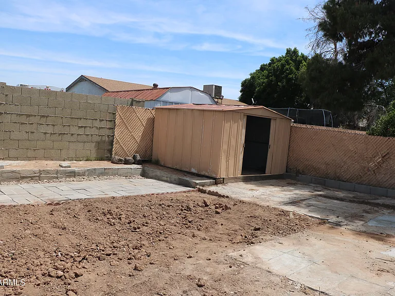3544 W Charleston Ave — Photo 16