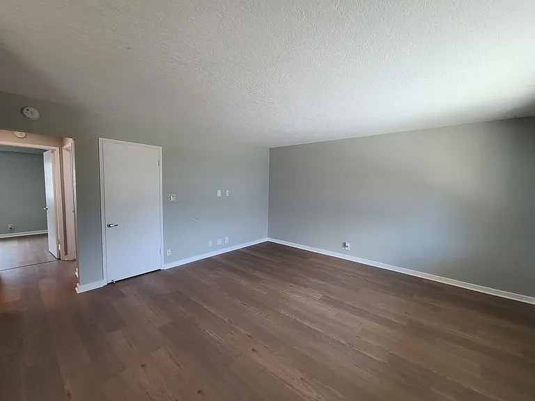 The Circle Apartments at Long Beach — Photo 64