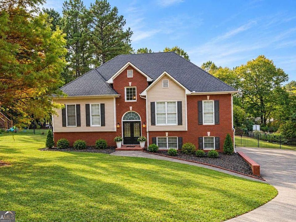 1st image of 44 Ivy Chase Way NW