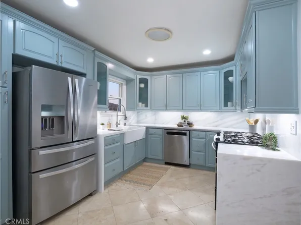 828 W 22nd St, San Pedro, CA 90731