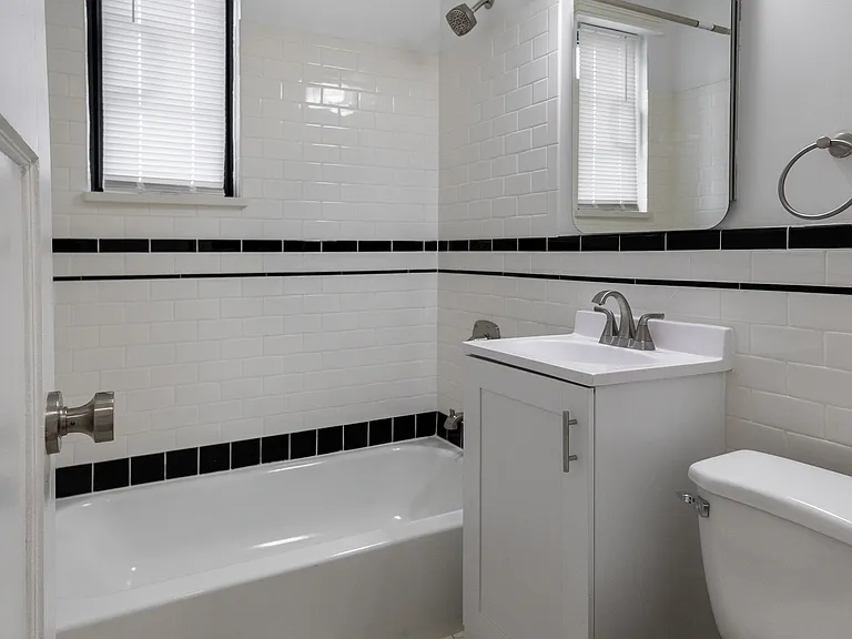 Marleigh Apartments — Photo 27
