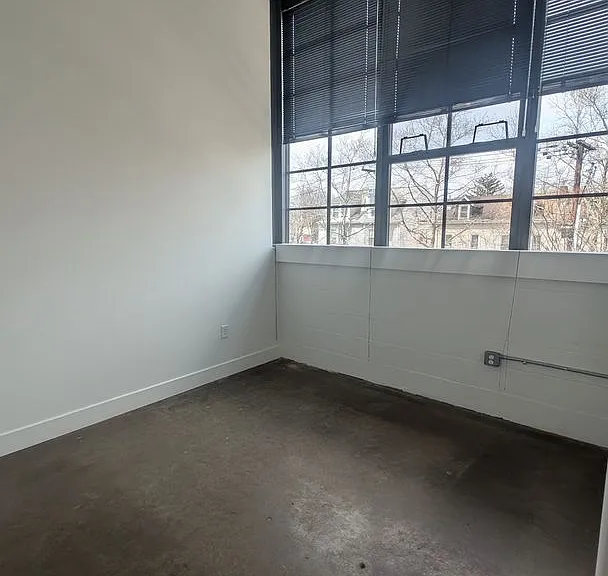 435 Tyler St — Photo 17
