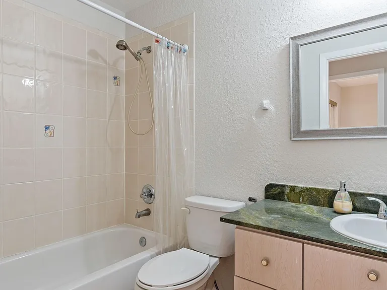 623 N L St #1 — Photo 12