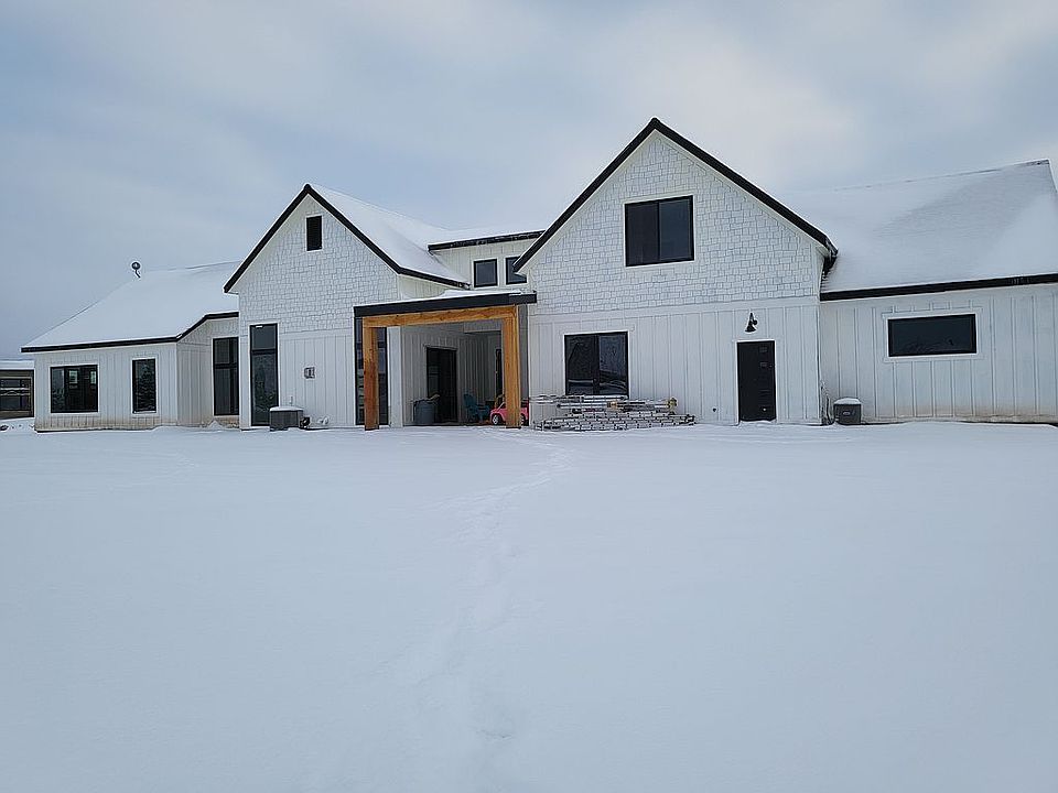 2nd image of 7115 N Earl St #40