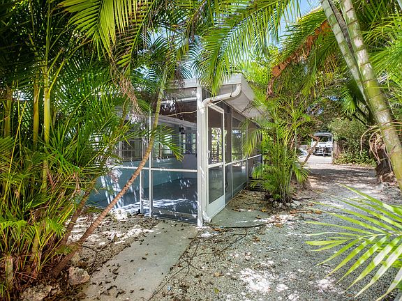 3rd image of 273 Loeb Ave