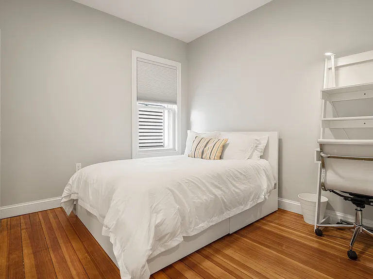 1061 Saratoga St #3 — Photo 1