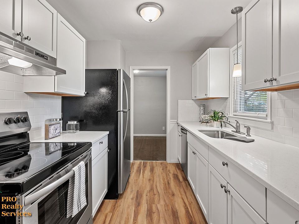 1st image of 3669 Dennis Ln