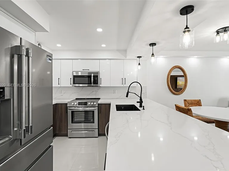 5701 Collins Ave #503 — Photo 17