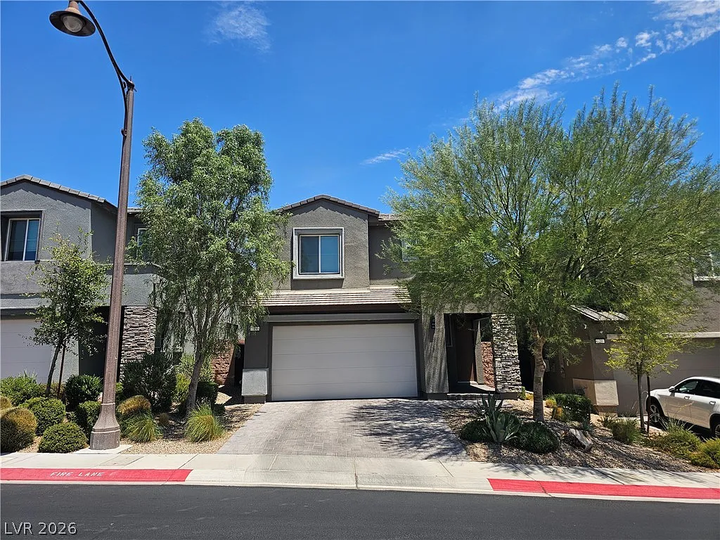 3 bed, 2.5 bath, 1834 sqft, $2,995 — Photo 1