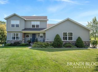 11271 Hawks Landing Rd, Lowell, MI 49331