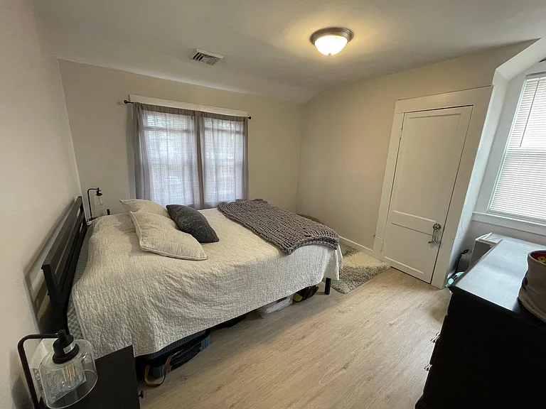 46 Coe Ave #2 — Photo 4