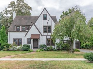 55 Pleasantview Ave, Longmeadow, MA 01106