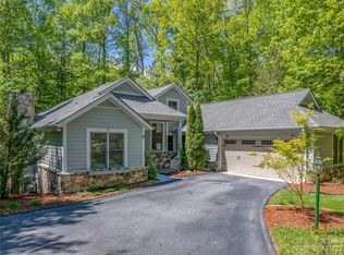 104 Little Cherokee Rdg, Hendersonville, NC 28739
