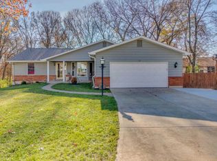 13 Woodshire Ct, Saint Charles, MO 63304