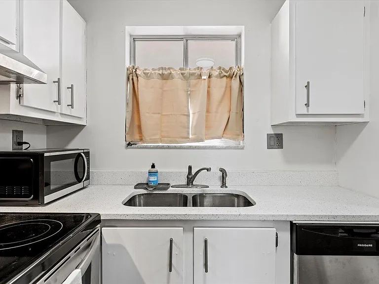 300 Waterway Dr S #308 — Photo 24
