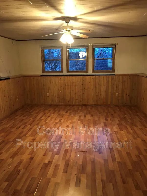 3 bed, 1.0 bath, $1,500 — Photo 1