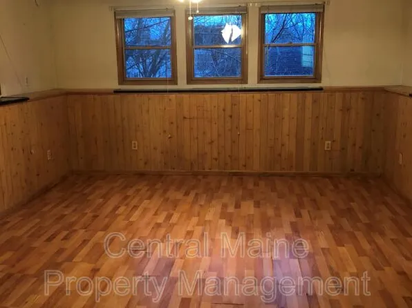 18 Horton St #3B, Lewiston, ME 04240
