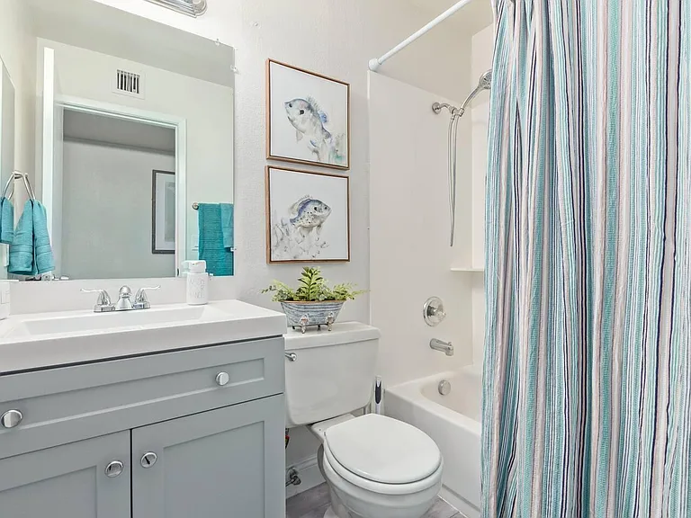 114 W Hunter St — Photo 10