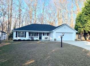 8460 Emerald Pointe Ln, Gainesville, GA