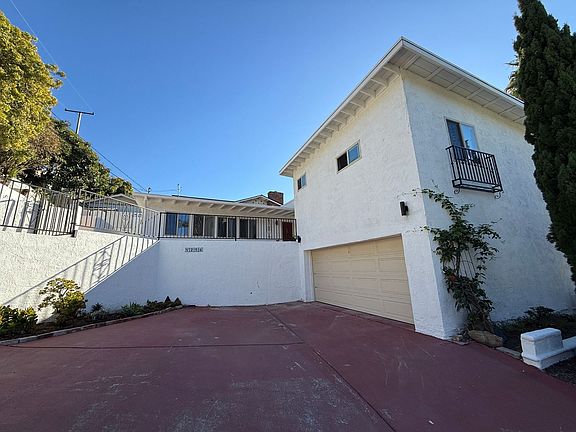 3rd image of 256 N Linda Vista Ave