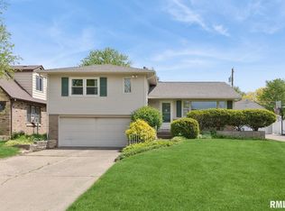 2528 28th St, Moline, IL 61265