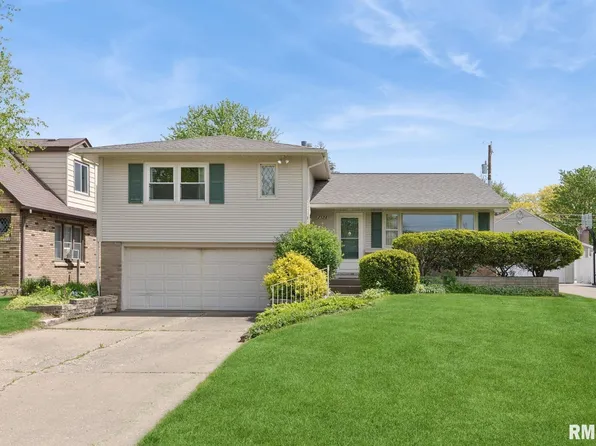 2528 28th St, Moline, IL 61265