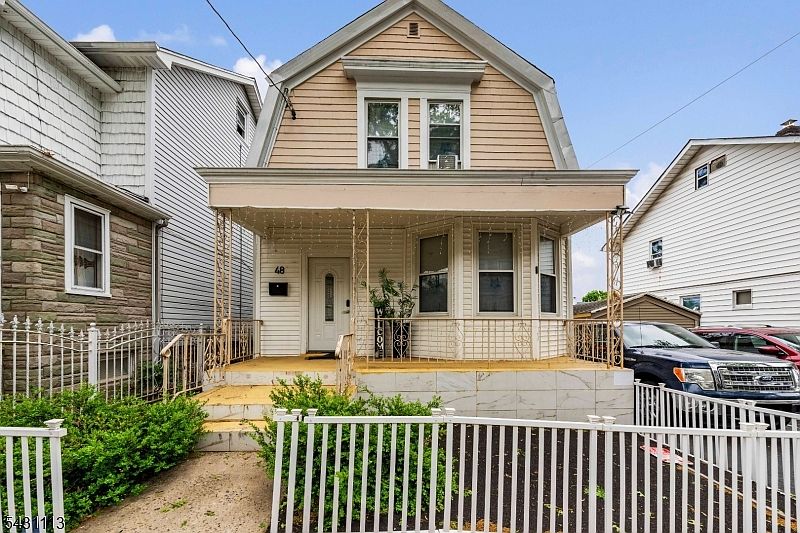 1st image of 48 39Th St