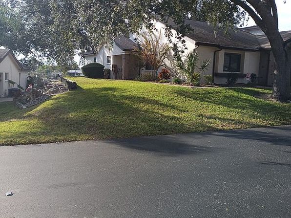 7406 Heather Walk Dr