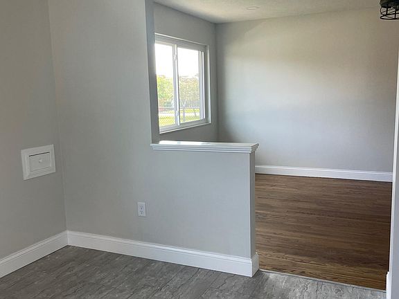 Eat in Kitchen opens to living room