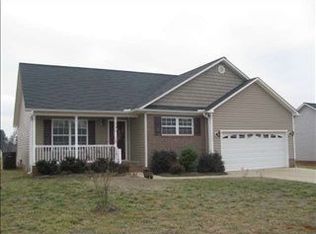 135 Summer Lady Ln, Boiling Springs, SC 29316