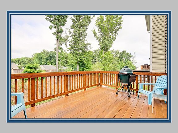 3rd image of 118 Tamar Creek Ln