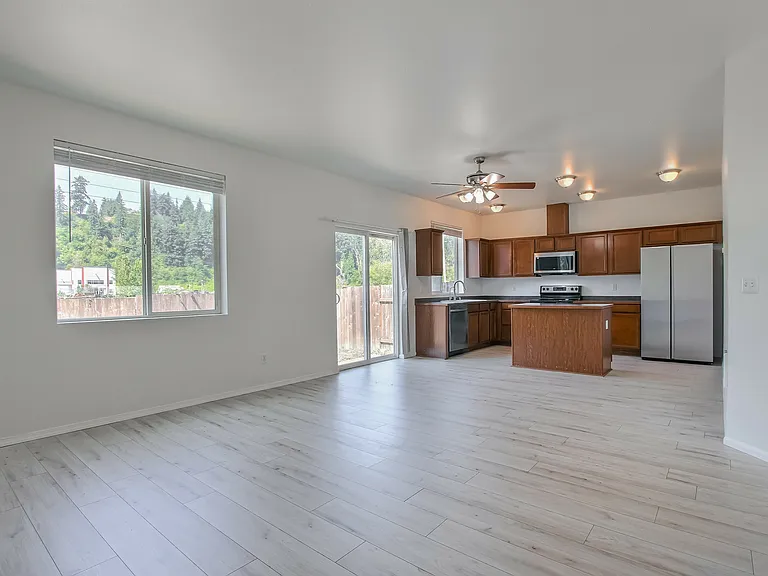 586 Beaver Blvd #A — Photo 8