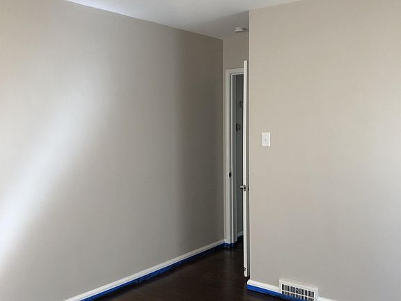 3rd image of 13192 Superior St
