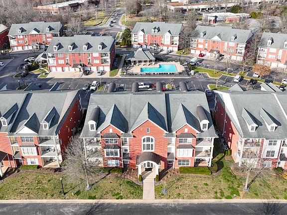 3rd image of 3201 Aspen Grove Dr APT G1