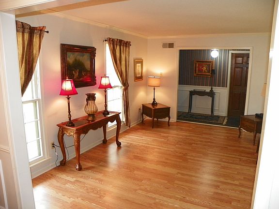Living room to entry