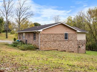 425 Davis Rd, Strawberry Plains, TN 37871